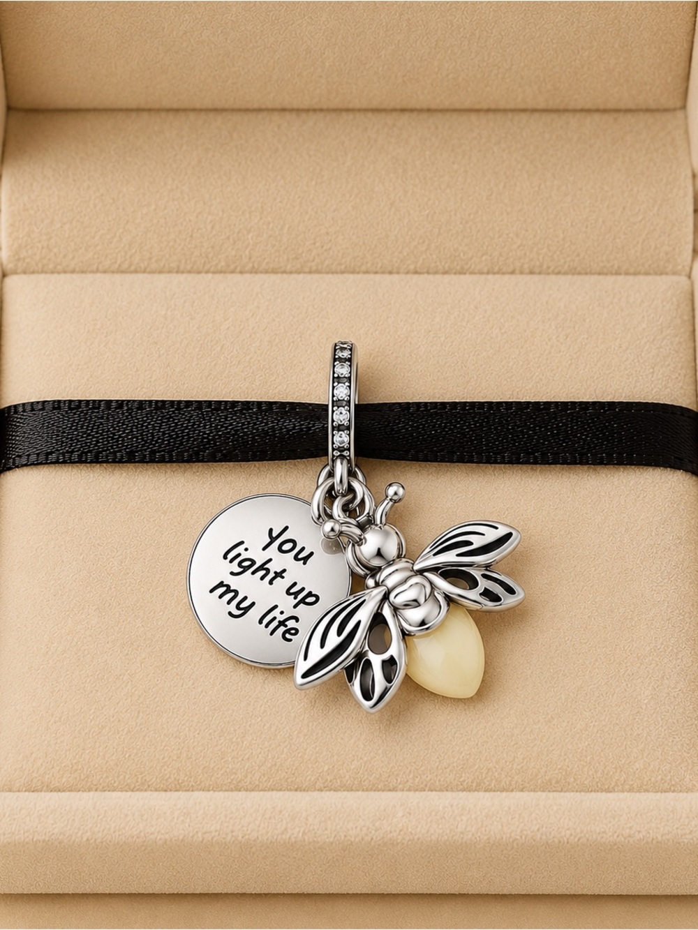 Pandora Bee Bangle Charm - Picture 3 of 3